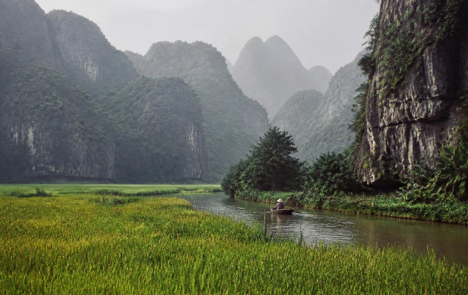 Rivière et reliefs karstiques de Ninh Binh